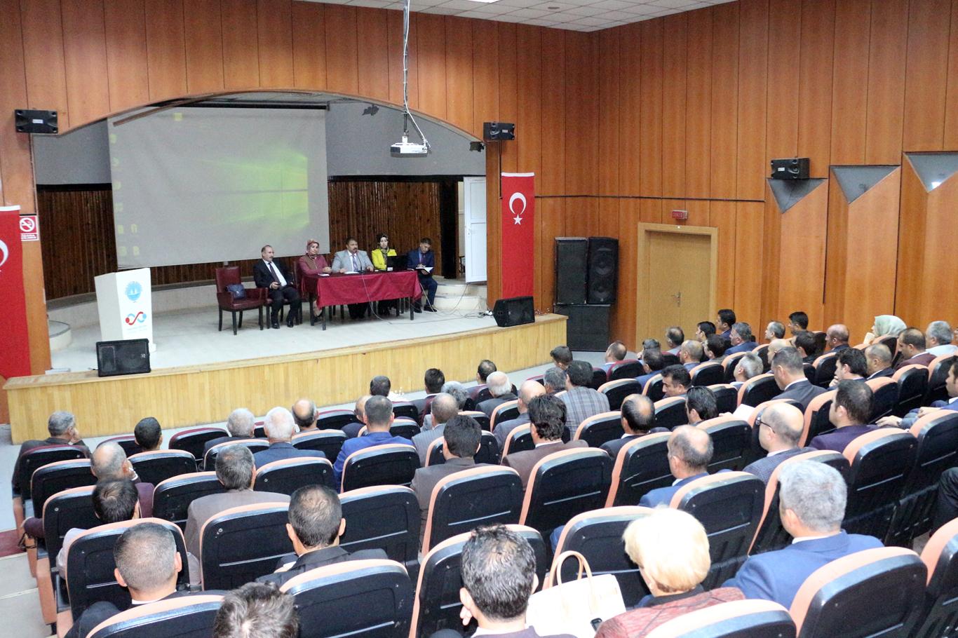 Ağrı'da okul müdürleri toplantısı yapıldı Ağrı'da okul müdürleri toplantısı yapıldı